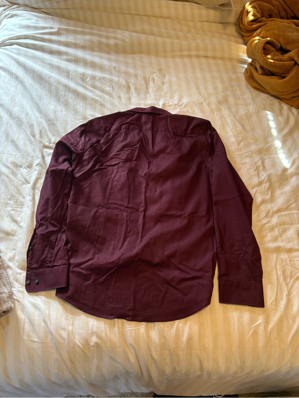 H&M Men's Burgundy Slim Fit Dress Shirt - Picture 3 of 3